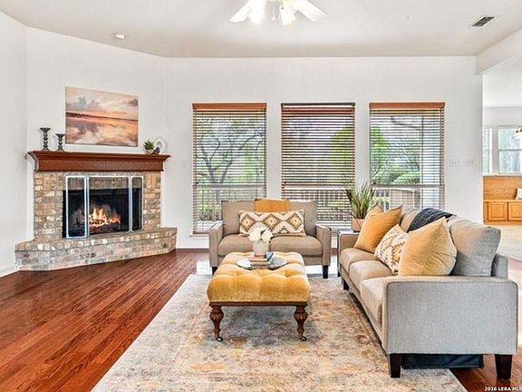 2nd image of 4602 Scenic Cir