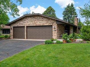 95 Holly Ln N, Plymouth, MN 55447