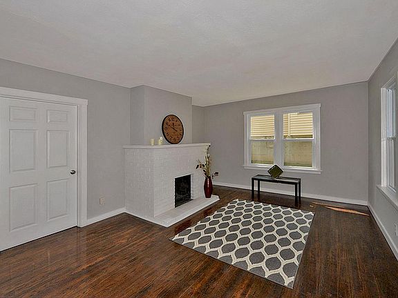 3rd image of 4020 Wright Ave