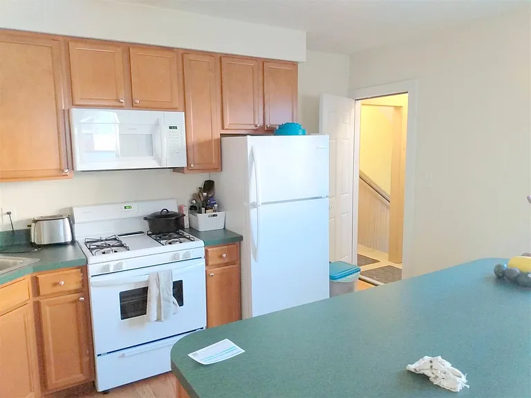 377 Columbia St #2 — Photo 4