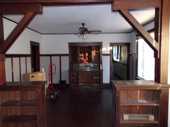 3rd image of 968 Hillsboro Ave