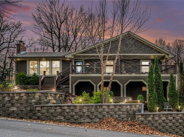 60 W St, Lake Lotawana, MO 64086