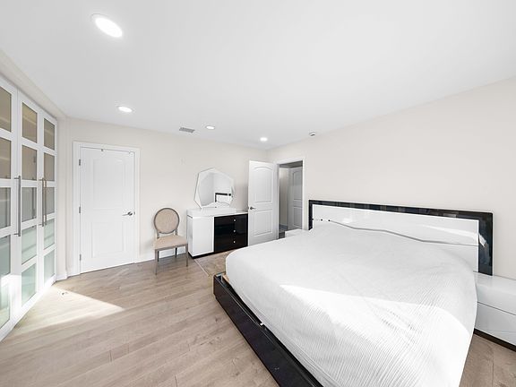 2nd image of 6054 Klump Ave