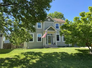 223 W Colleen Ct, Gardner, KS 66030