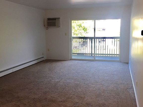 4th image of 1112 W Michigan Ave APT 32