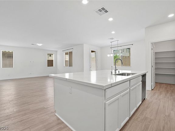2nd image of 1118 Junipine Ave