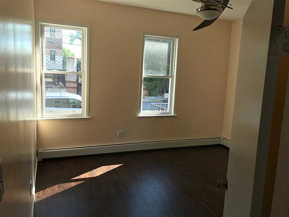 5th image of 120 W 23rd St