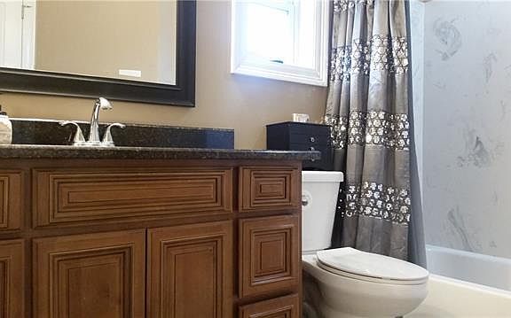 5th image of 21 Willard Pl