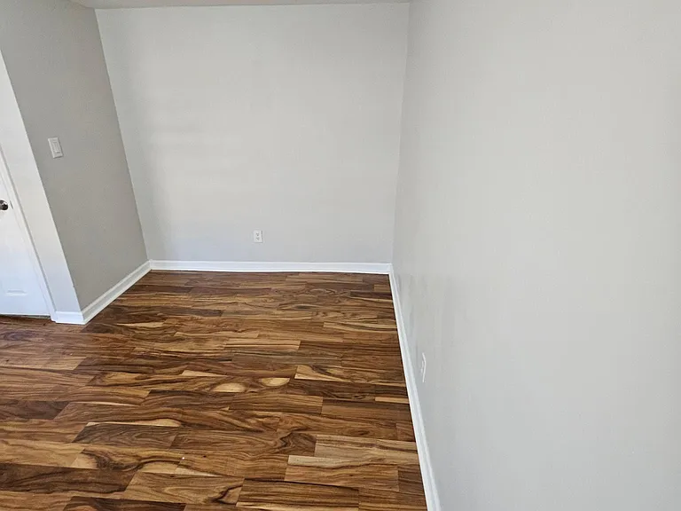2702 Pratt St — Photo 24