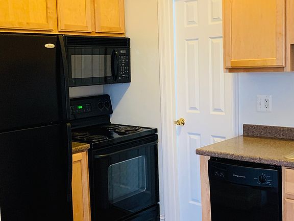 4th image of 87 E Lee St APT 3