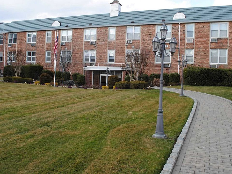 1st image of 75 Noble St APT 118