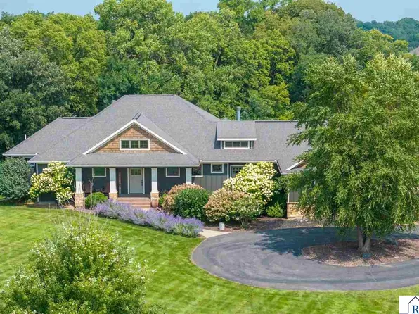 265 Summerfield Trl, Mankato, MN 56001