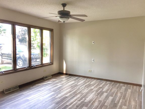 3rd image of 12164 W Graves Ave