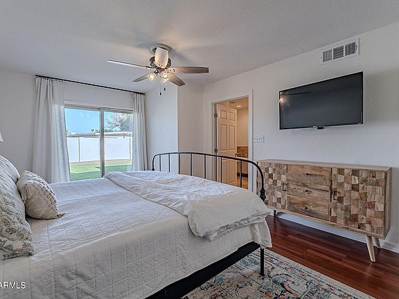 4th image of 3334 E DESERT COVE Avenue