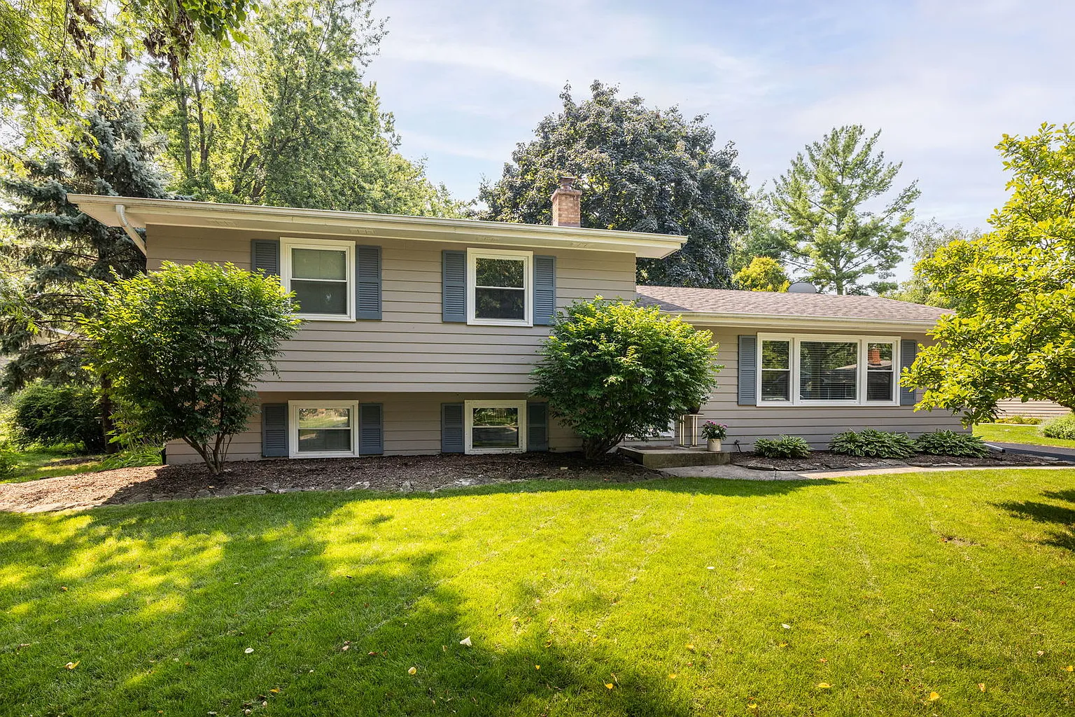 308 Basswood Dr photo 1