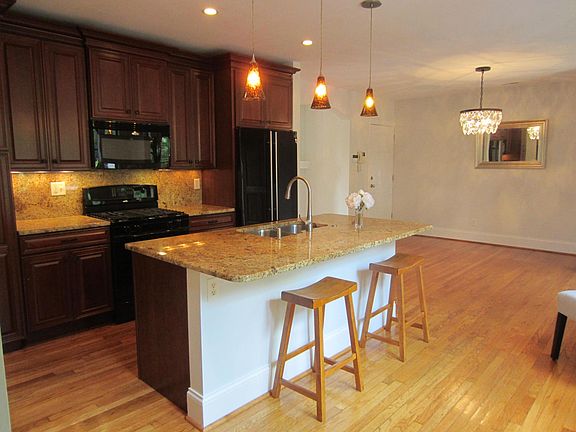 4th image of 319 N Taylor Ave Unit D