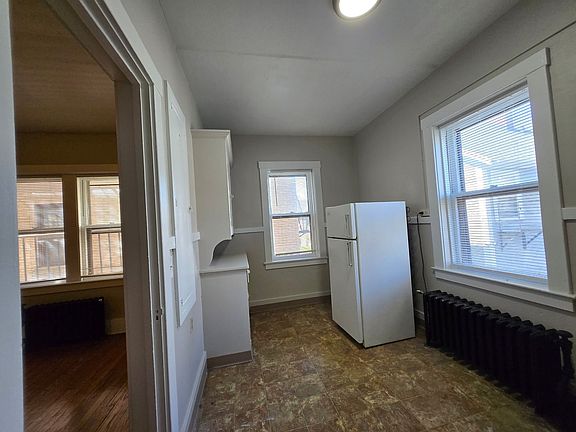 5th image of 640-644 Monroe Ave #H205