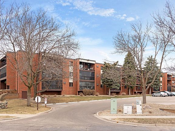 2nd image of 1800 Riverwood Dr APT 203