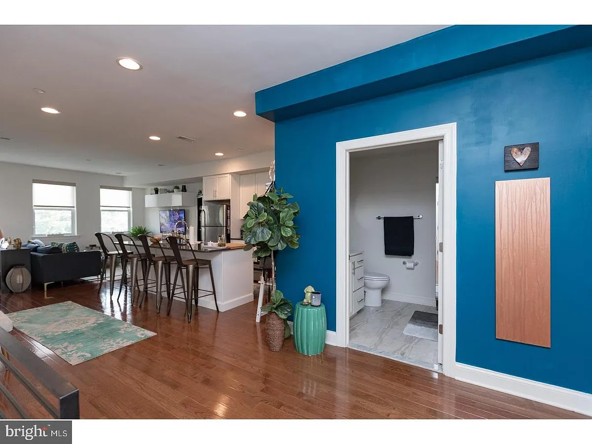 Building Photo - 1253 Mascher St #B