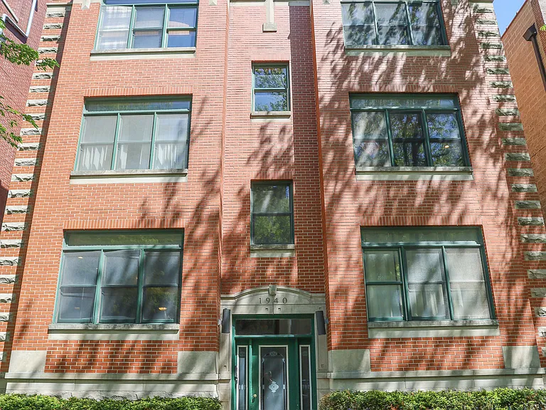 1940 W Diversey Pkwy #2W — Photo 18