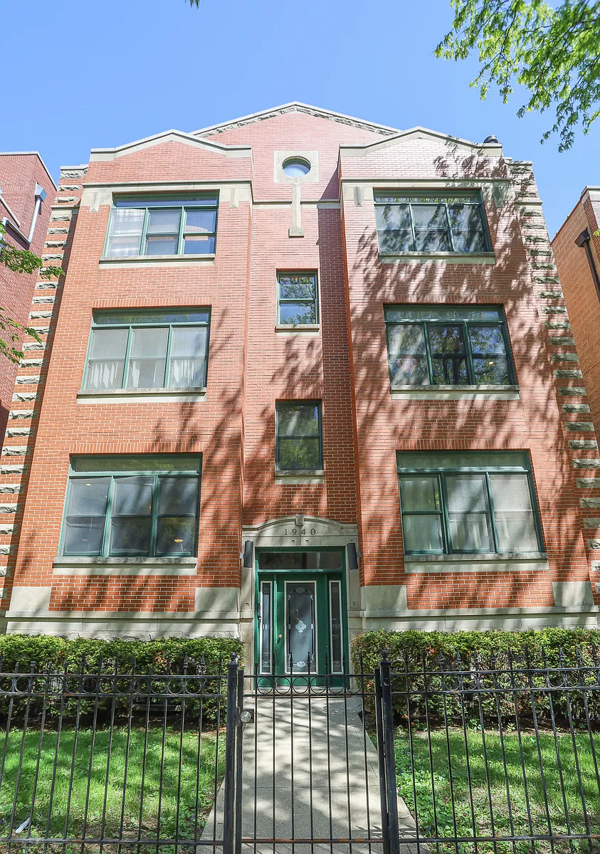 Building Photo - 1940 W Diversey Pkwy #1