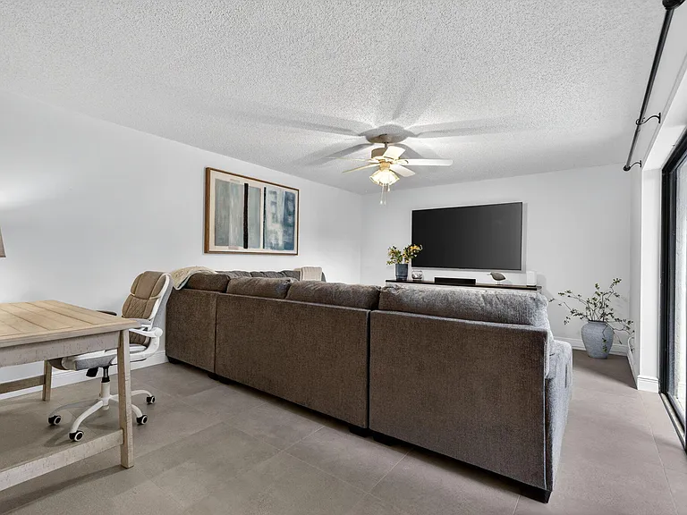 825 Center St #32B — Photo 6
