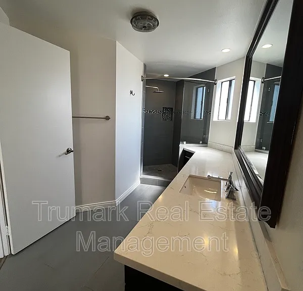412 N Kenwood St #304 — Photo 21