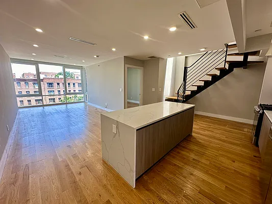 Rented by EXR | media 21