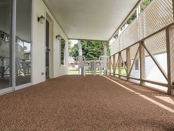 Sit & enjoy the ducks.