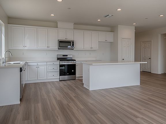 3rd image of 587 Chalakat Ct
