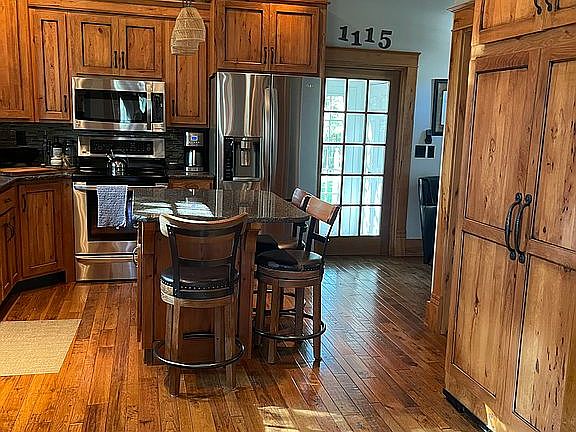 2nd image of 1115 W Charles St