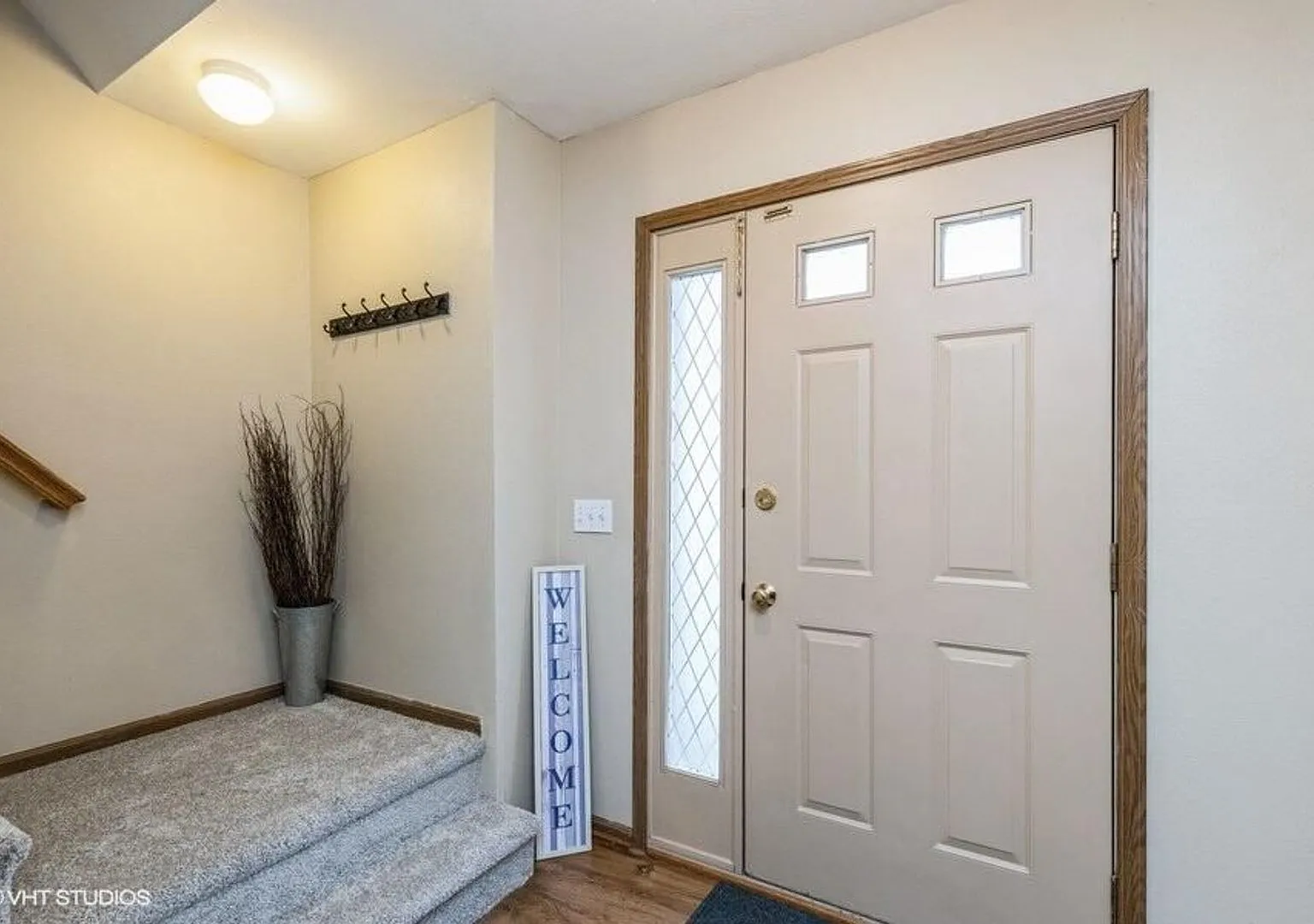 Super cute, 2 story townhome in West Ames — Photo 2
