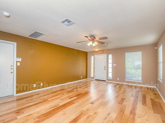 4th image of 226 Crane Crest Dr