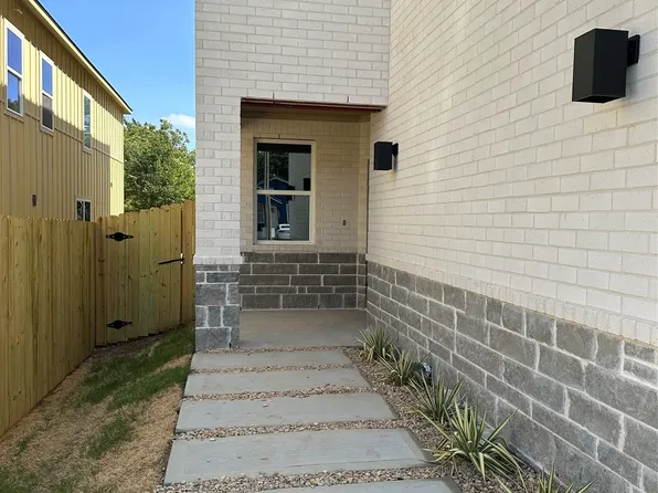 1318 Diceman Ave, Dallas, TX 75203