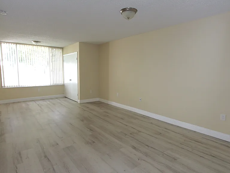 2820 N Oakland Forest Dr #109 — Photo 6