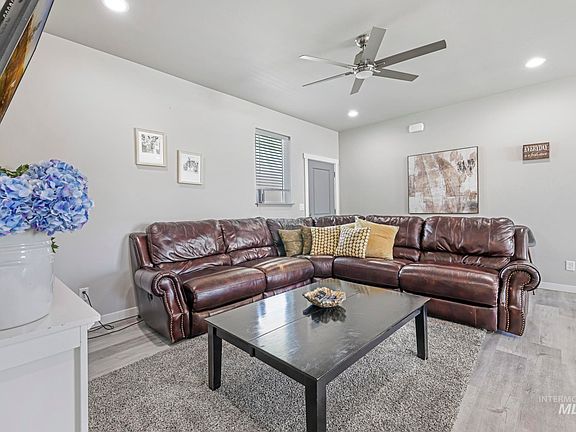 5th image of 1121 Thunder Mountain St