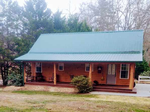 89 Lazy Lake Ln, Hendersonville, NC 28792