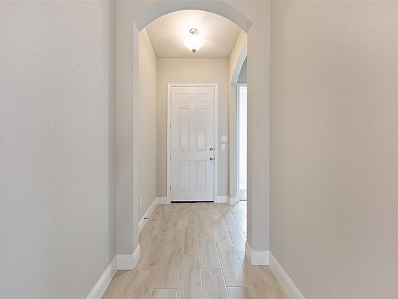 4th image of 1805 Prairie Haven Way