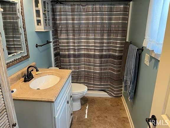 4th image of 2701 E Lakeview Ave