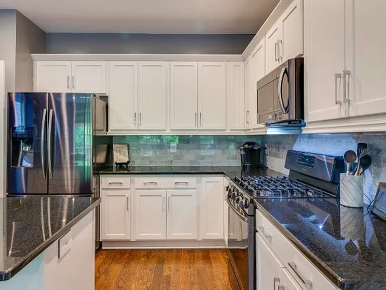 1714 Northview Ave — Photo 4