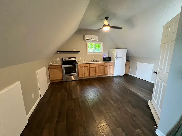 805 Mountain Creek Rd — Photo 14