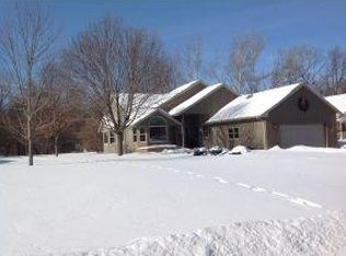 1207 N Grand View Rd, Appleton, WI 54911