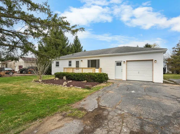 7335 N Elms Rd, Flushing, MI 48433