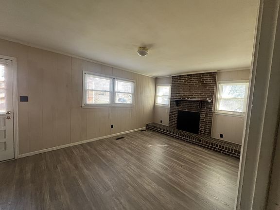 2nd image of 442 Rodney St