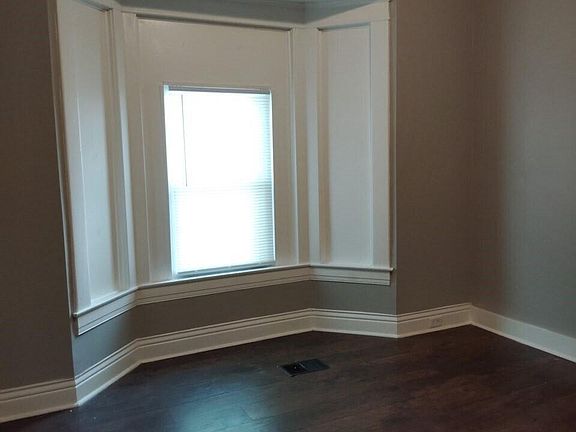 3rd image of 608 S 41st St