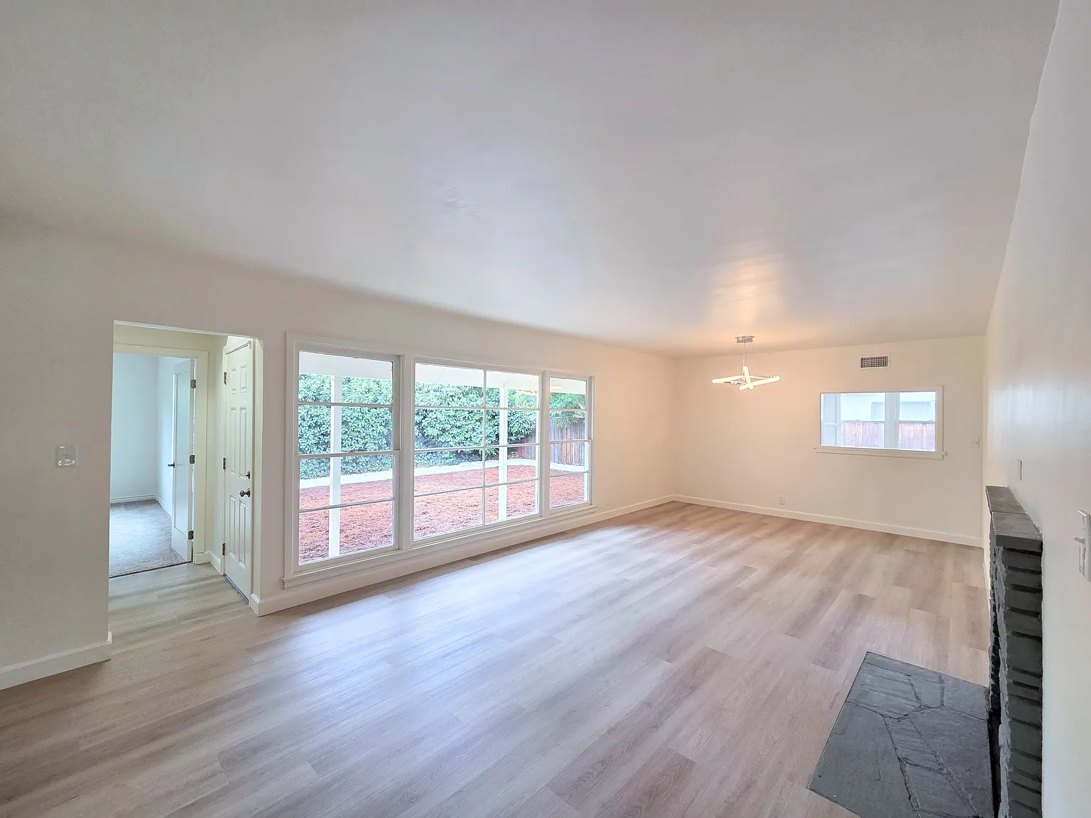 4 bed, 2.5 bath, 1948 sqft, $4,750 — Photo 4