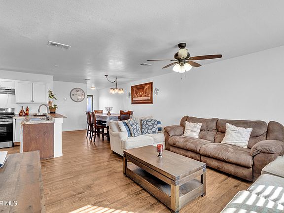 5th image of 14057 Fortuna St