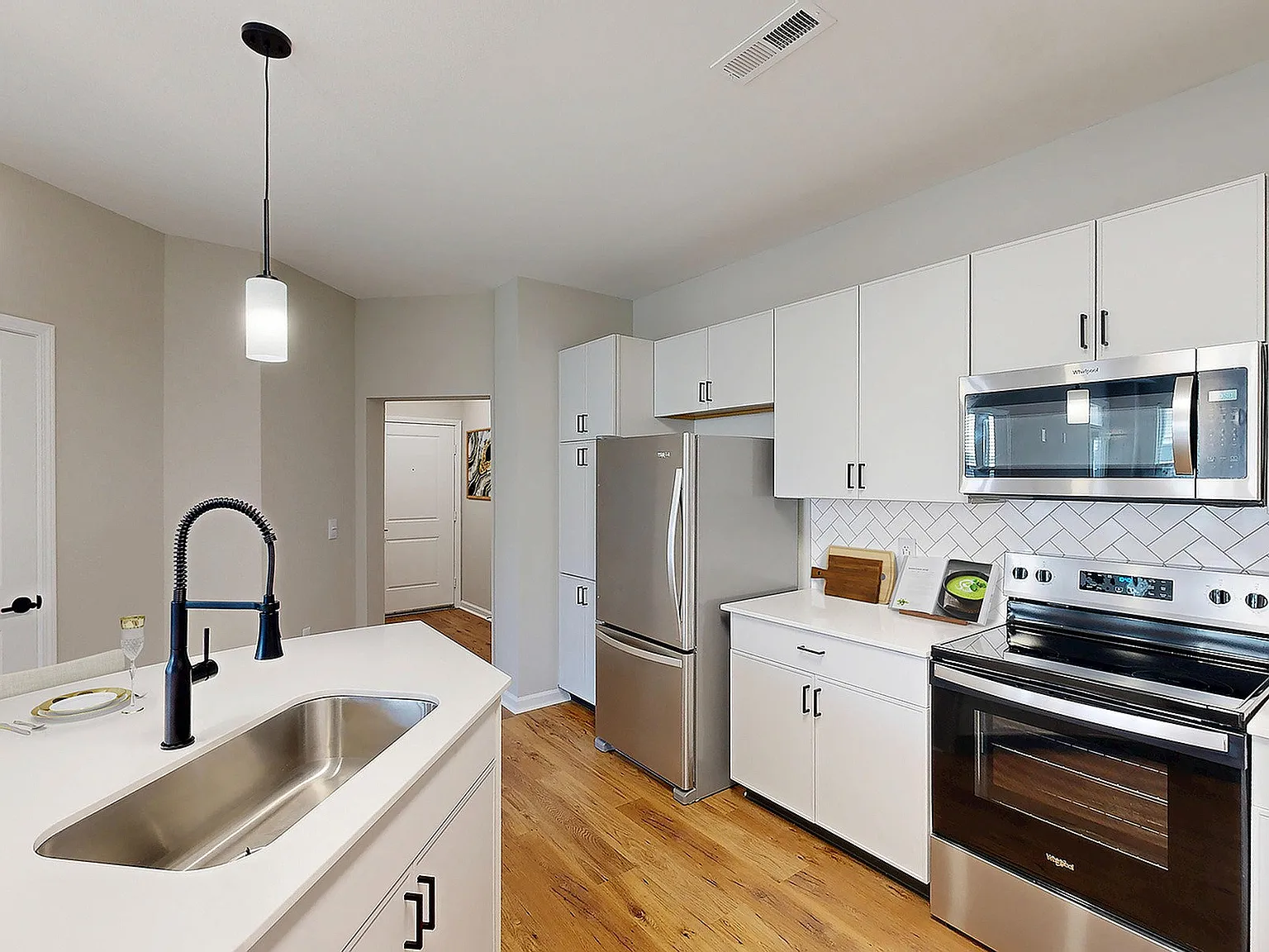 Reveal on Cumberland Apartments — Photo 3