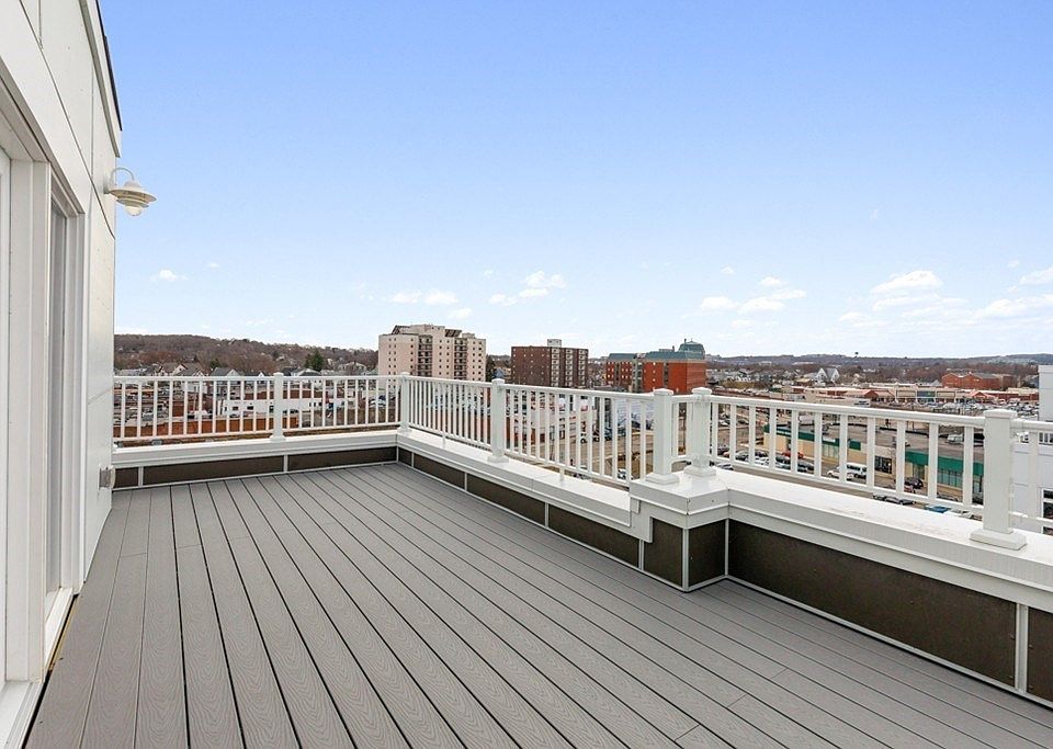 1st image of 2 Cliveden St Unit 603E