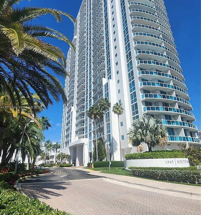 1945 S Ocean Dr #702